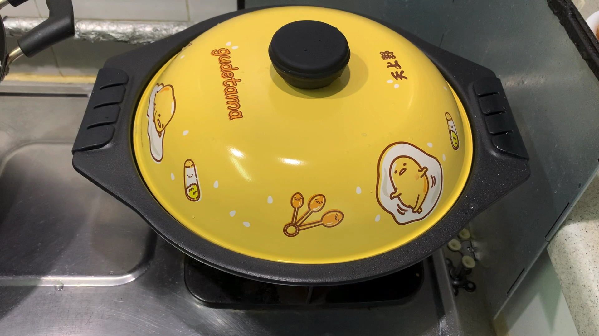香港普通家庭的午餐,内地媳妇做了三文鱼玉米饭,做法简单好吃
