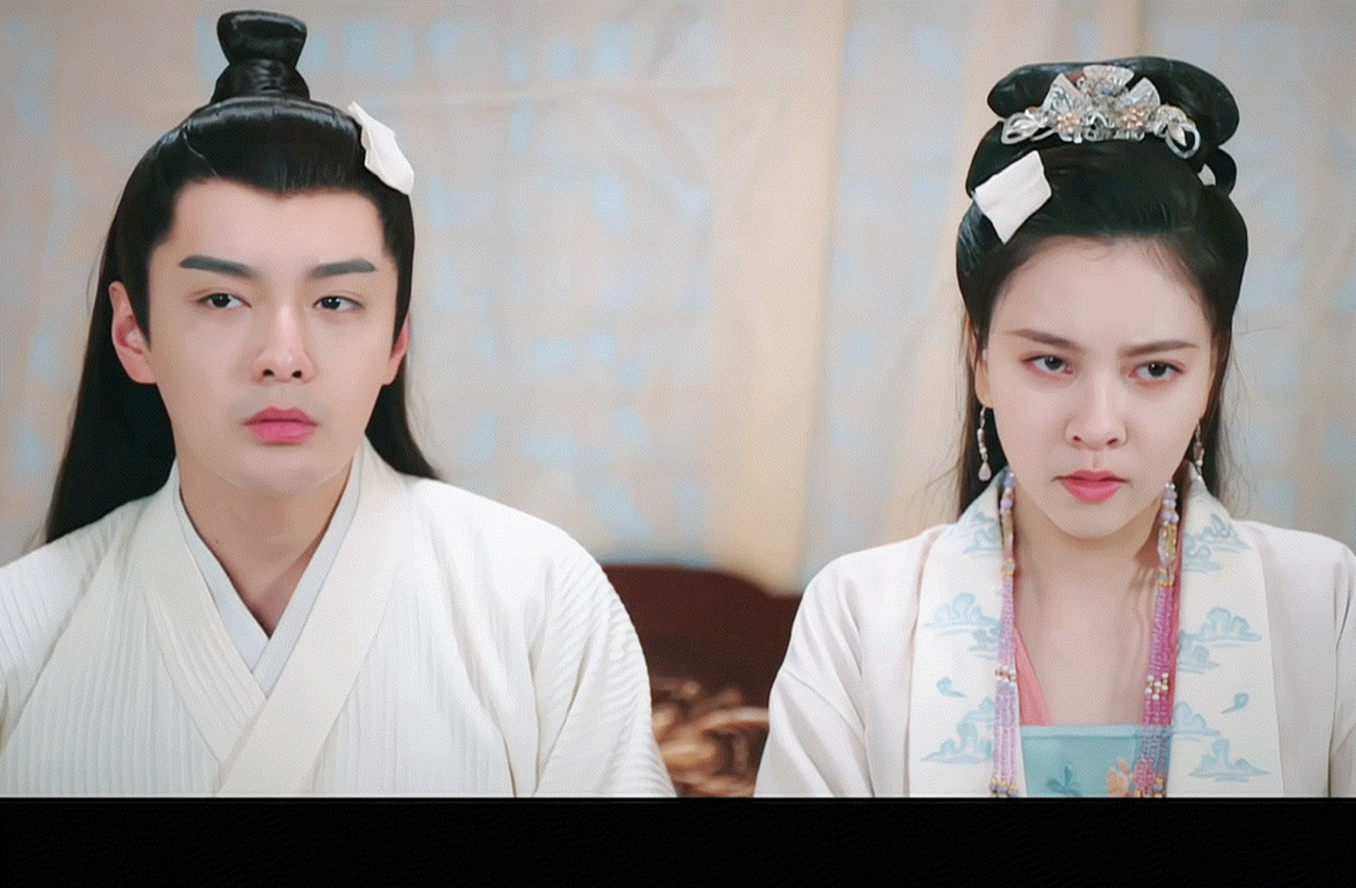 恩爱两不疑定档0406#  这男主女主颜值.