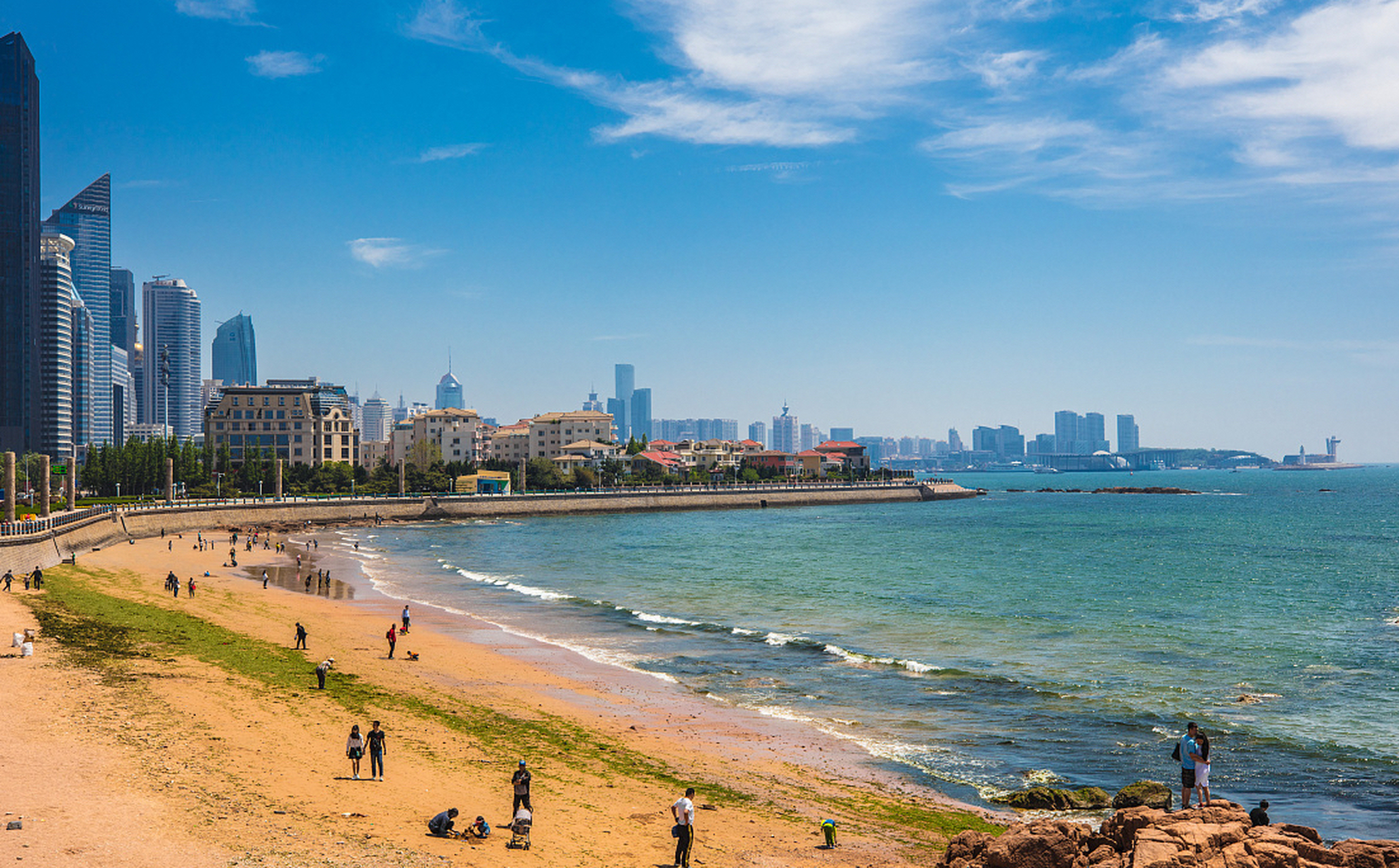 青岛八大关风景区是青岛市区内的一片历史悠久,风景宜人的旅游景区,最