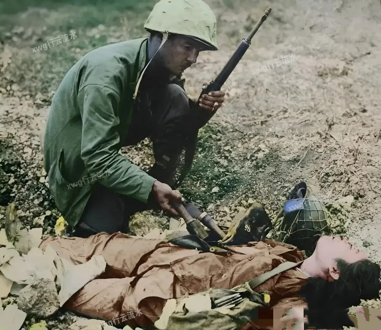 在二战期间,日本部队中的女兵非常少,大多只能成为护士或通信员等