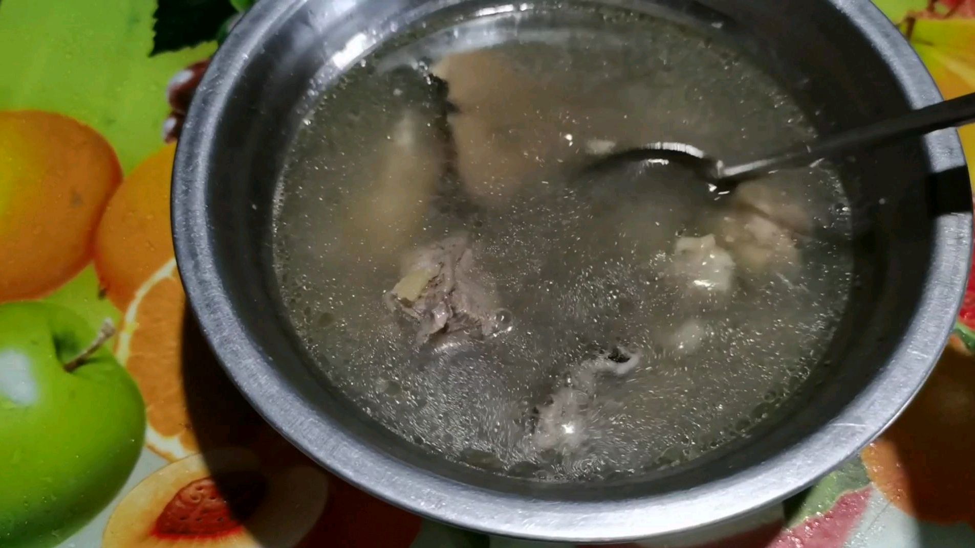 广东人喜欢喝的汤,大多数都是加这些东西煲,好喝又有营养