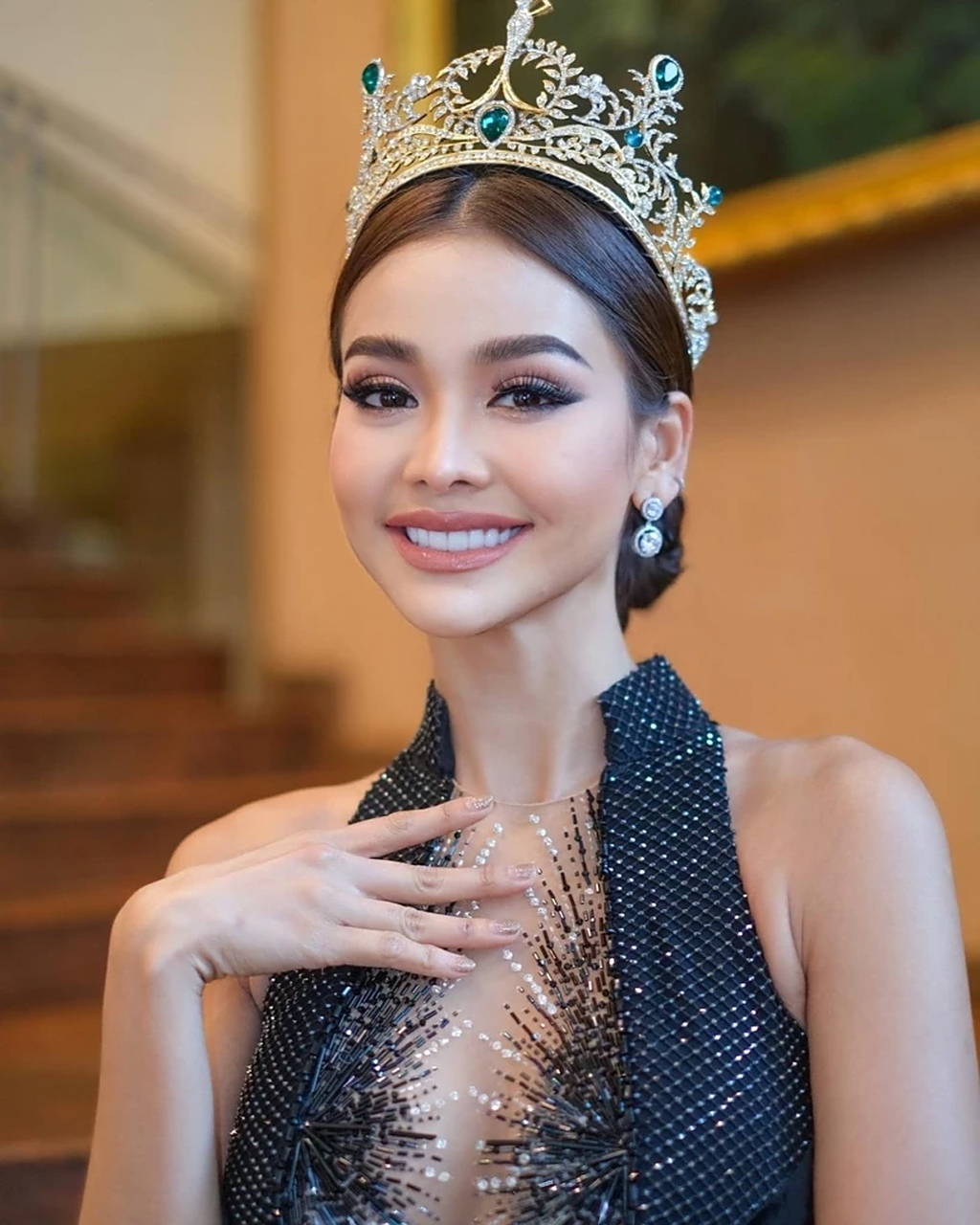 2022泰国选美冠军engfa,拥有精致迷人脸蛋,性感高挑的魔鬼身材