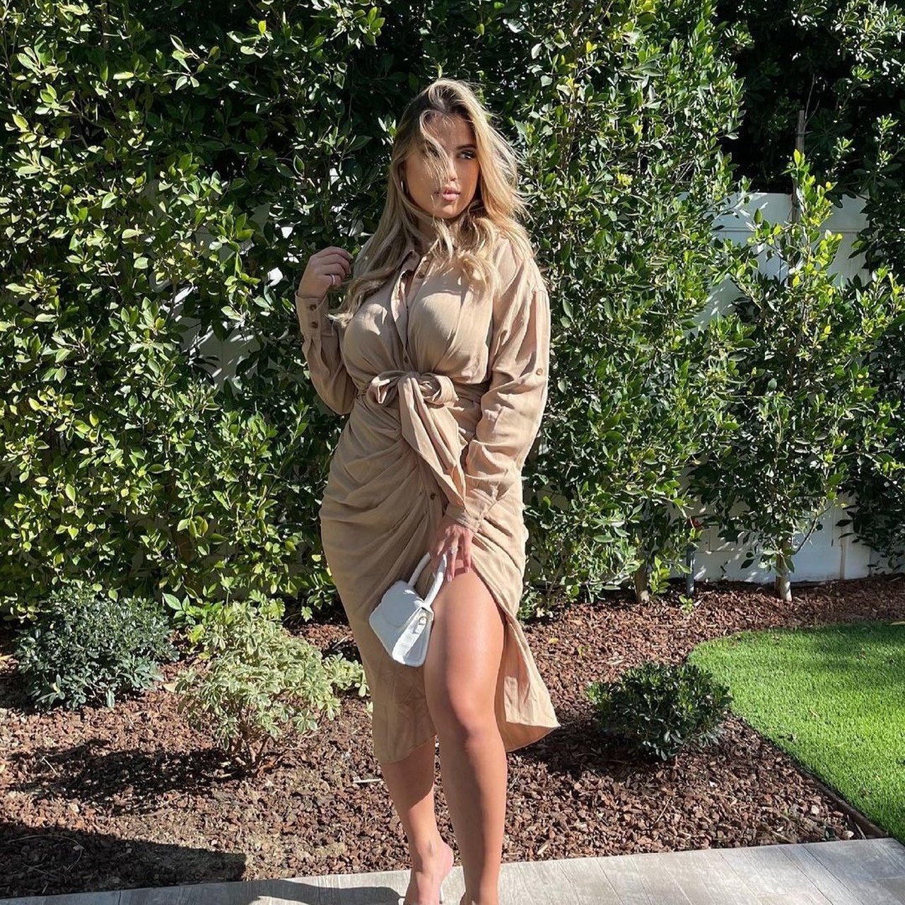 快船队球员帕特森妻子晒照,生下孩子之后,身材很快就恢复了以前的水平