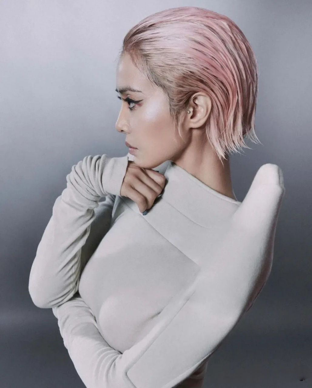 蔡依林粉色短发新造型拽到飞起[左捂脸][左捂脸][左捂脸]