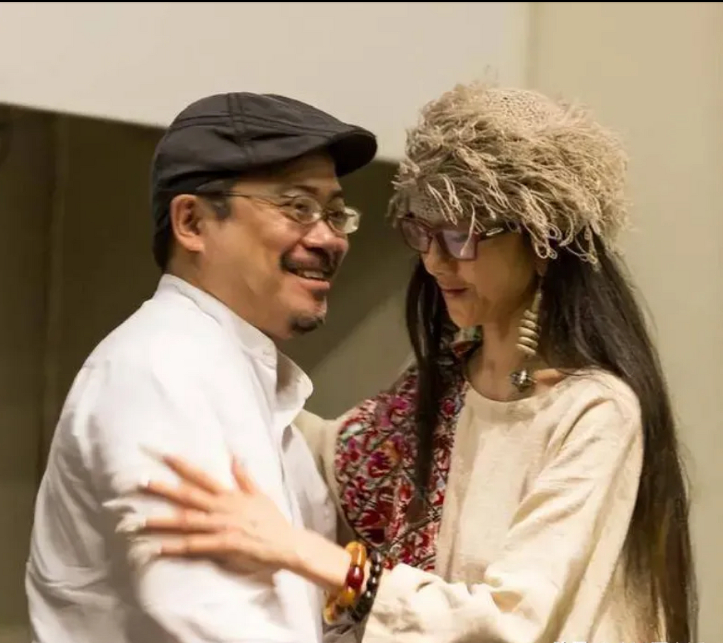 刘淳晴曾对杨丽萍说:"亲爱的,我们要个孩子吧,我有这么多财产,总要有