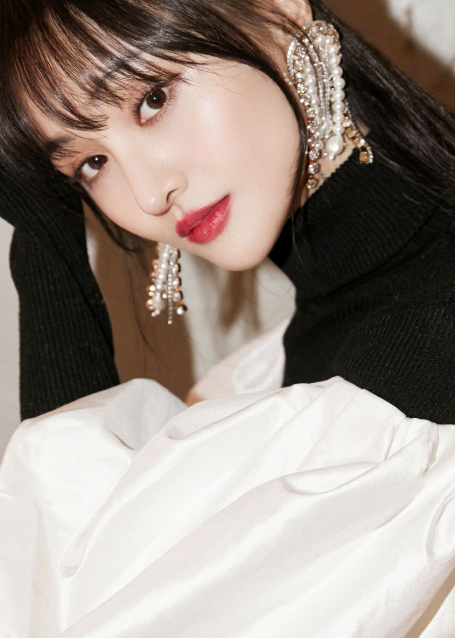 【郑爽被判赔偿投资方6000万元】   因代孕和偷逃税被封杀,导致电视剧