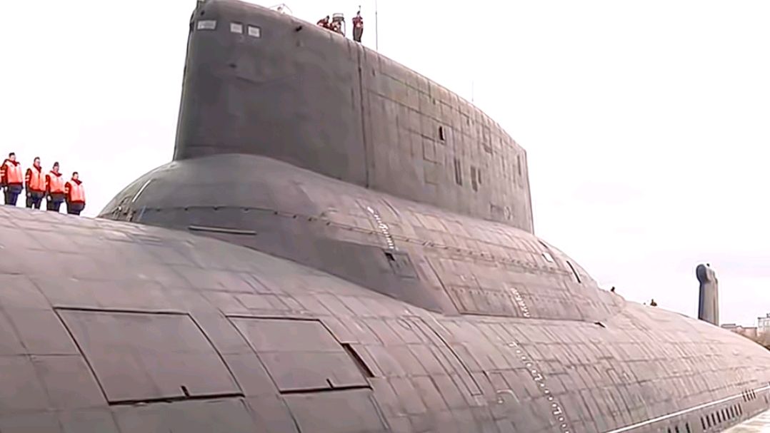 台风级核潜艇壁纸图片