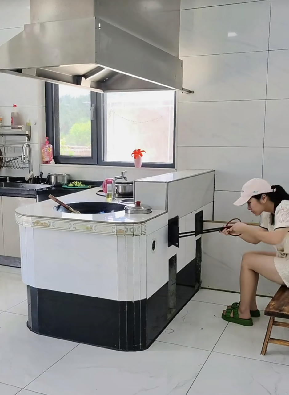 农村柴火灶plus版,那叫一个实用![赞同]