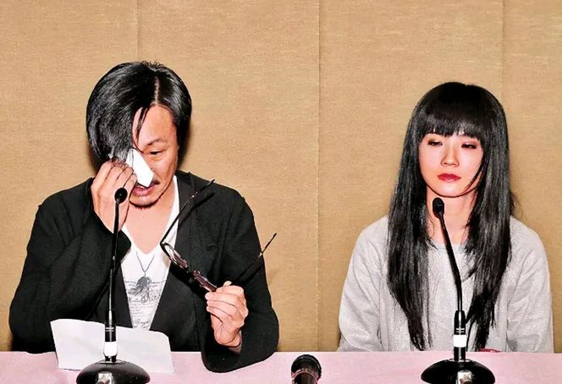 当年,郑中基问女友蔡卓妍:"我们都同居两年了,为什么还不结婚?