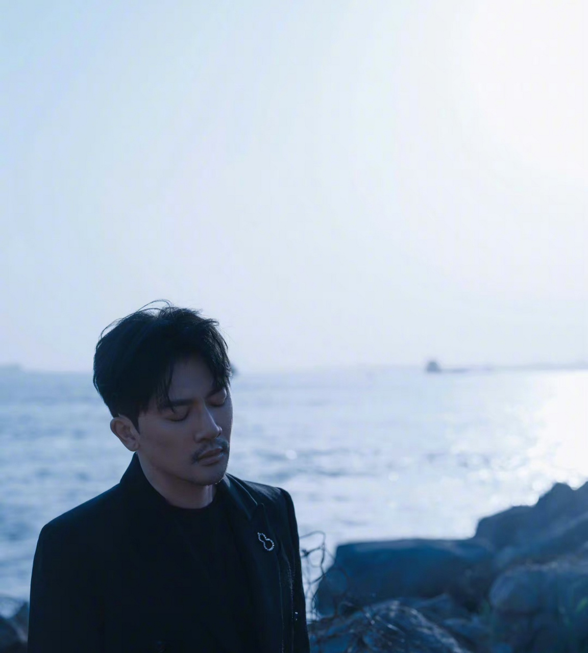 苏有朋留胡子了,能看得出来这两年蛙哥在努力调整自己的外形,也想让