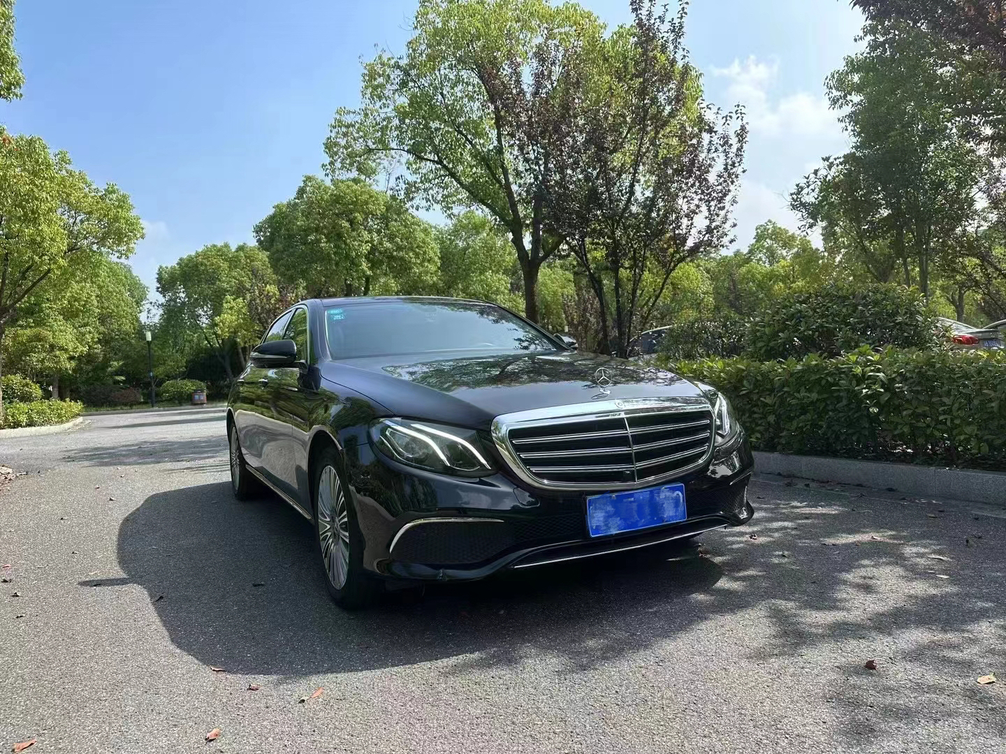 奔驰e300l价格及图片图片