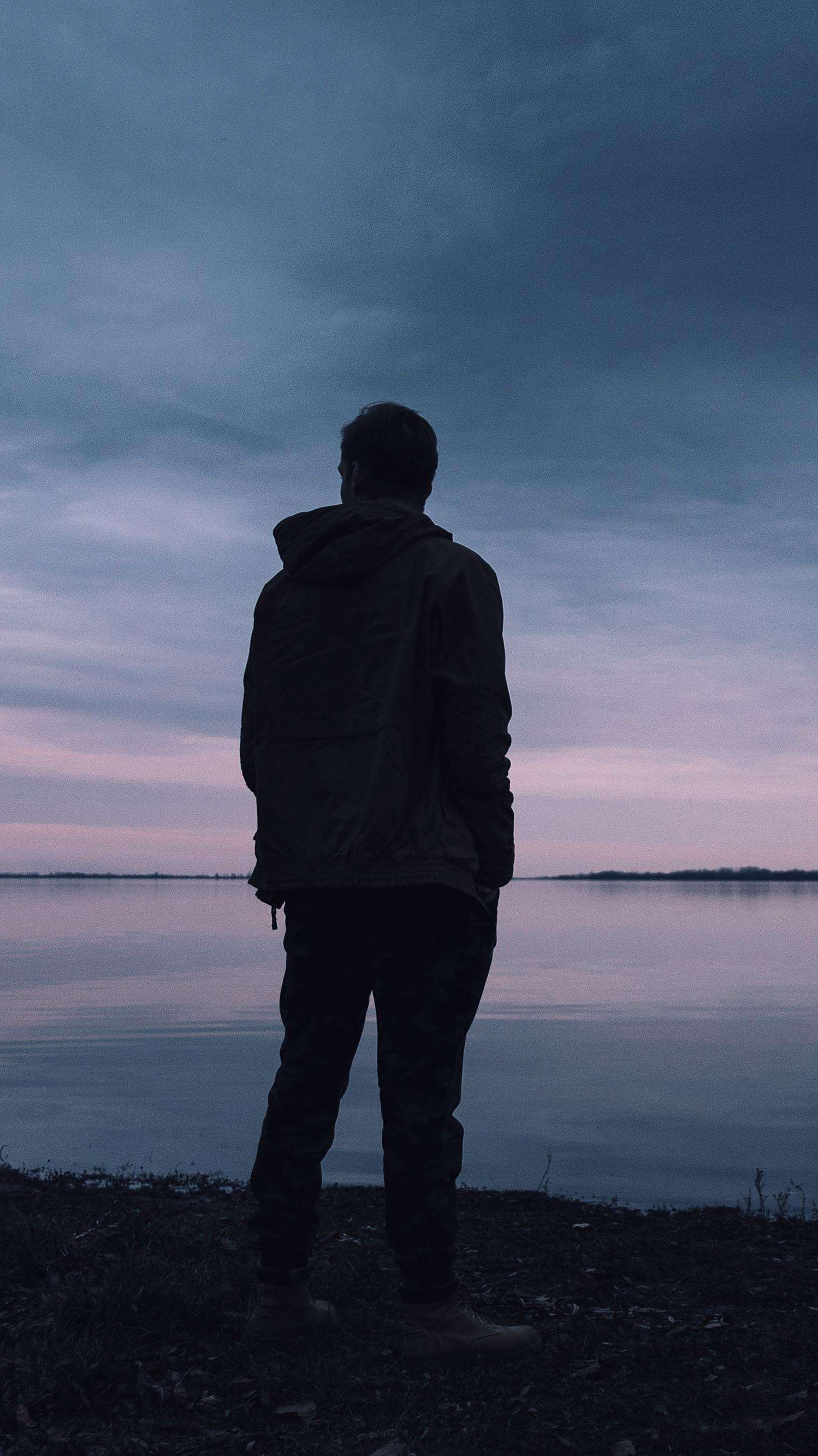 在他乡漂泊多年再听依旧念念不忘