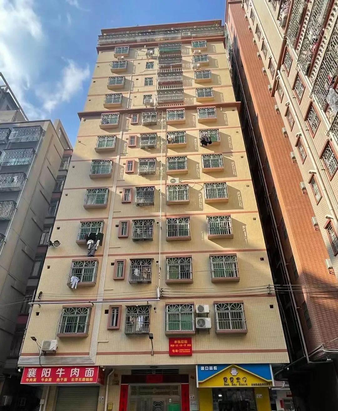 龙华小产权房玉翠新村三房二厅二卫,精装修高楼层159万