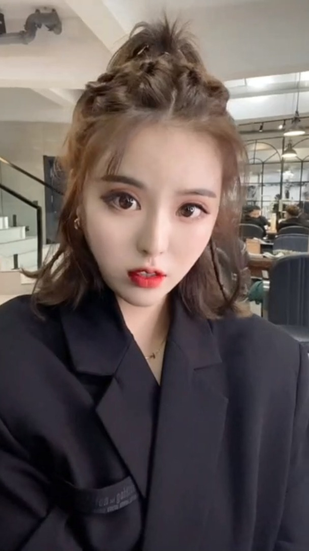 女团风半高马尾短发元气减龄显脸小还蓬松