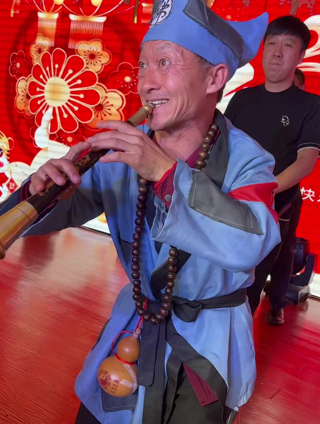 济公吹唢呐,表情好搞笑