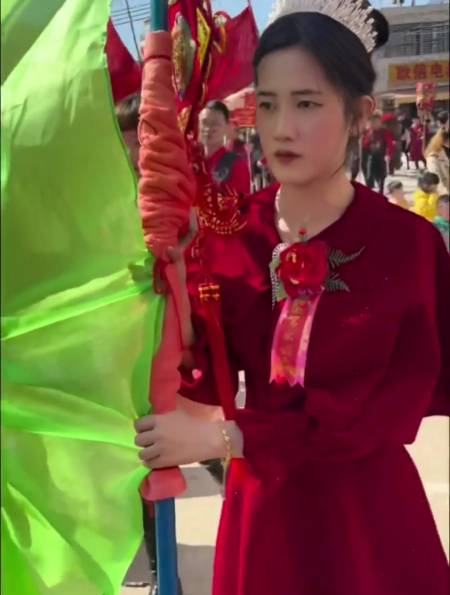 潮汕美女扛大旗恨自己不是潮汕人潮汕女儿不外嫁啊