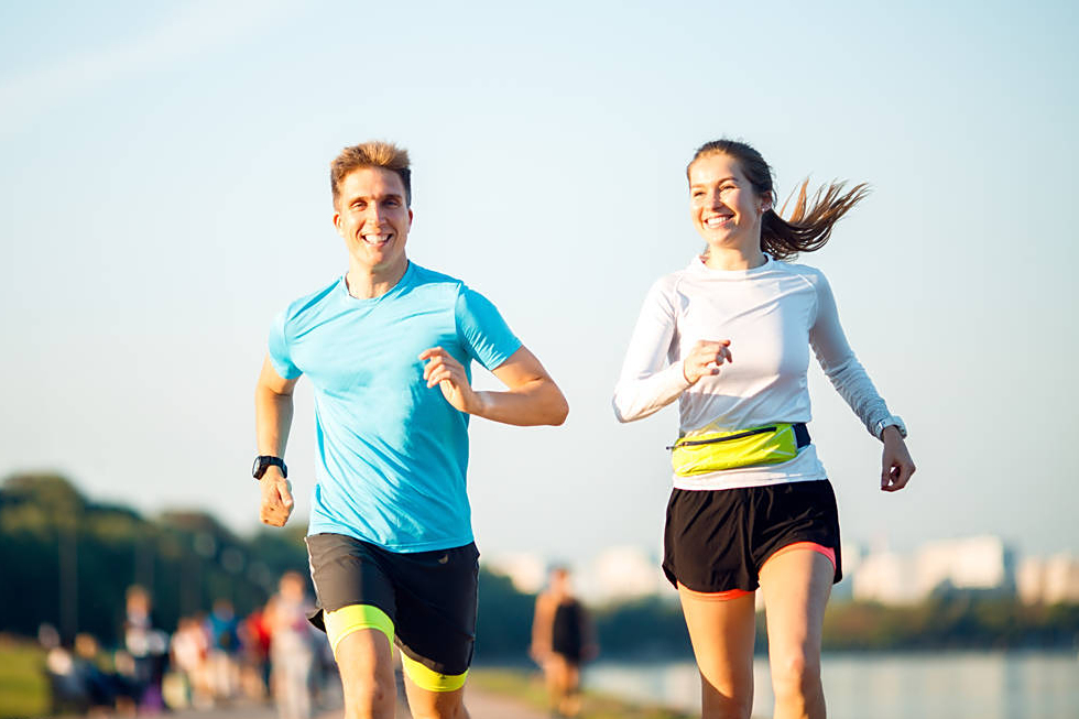 年过50岁,还能跑步锻炼吗?注意做好4个方面,有益健康更安全