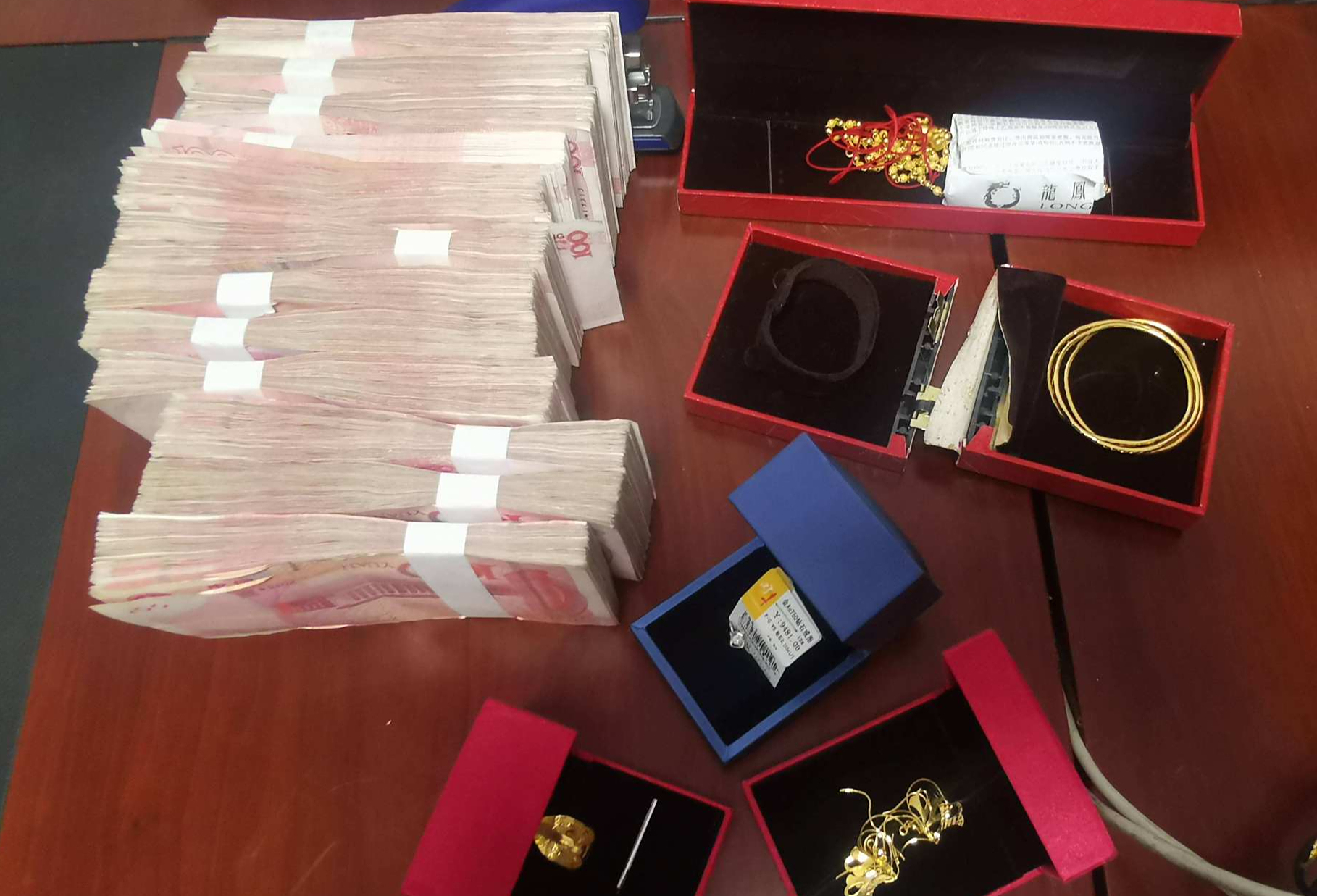 河南小情侣幸福订婚,却因50万彩礼"撕破脸"?真实原因令人咋舌