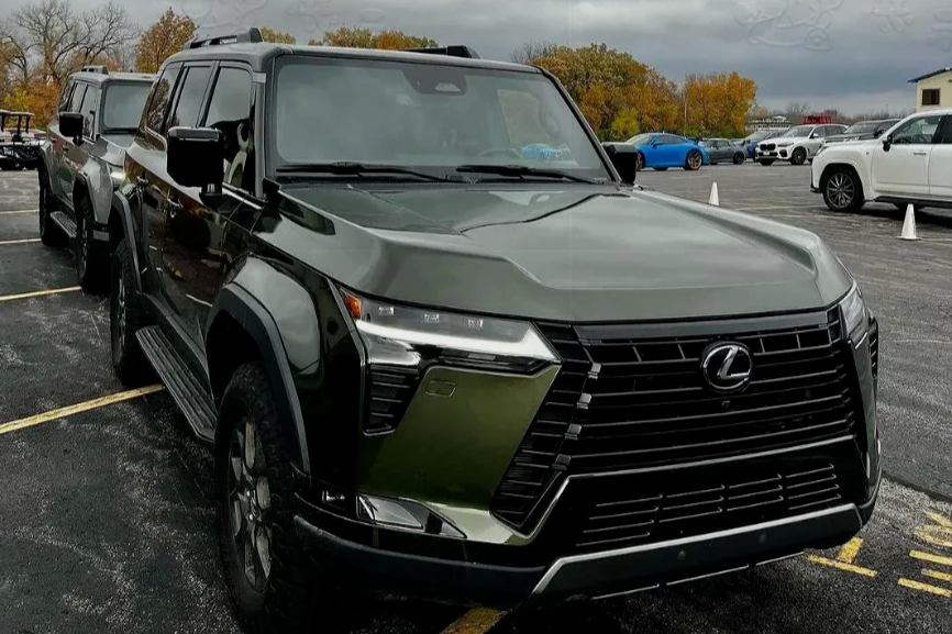 全新雷克萨斯gx550,外形硬朗内饰科技感强烈,搭载3.5t 10at