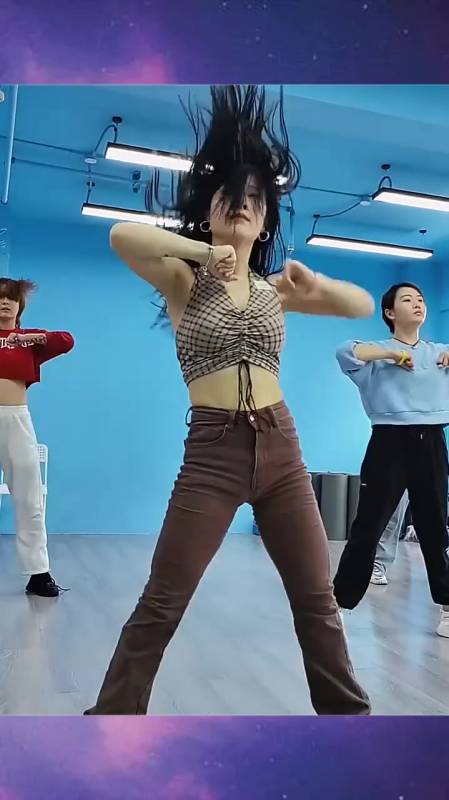 舞蹈 跟着快手学跳舞 跳舞使我快乐 不如跳舞!聊天倒不如跳舞!