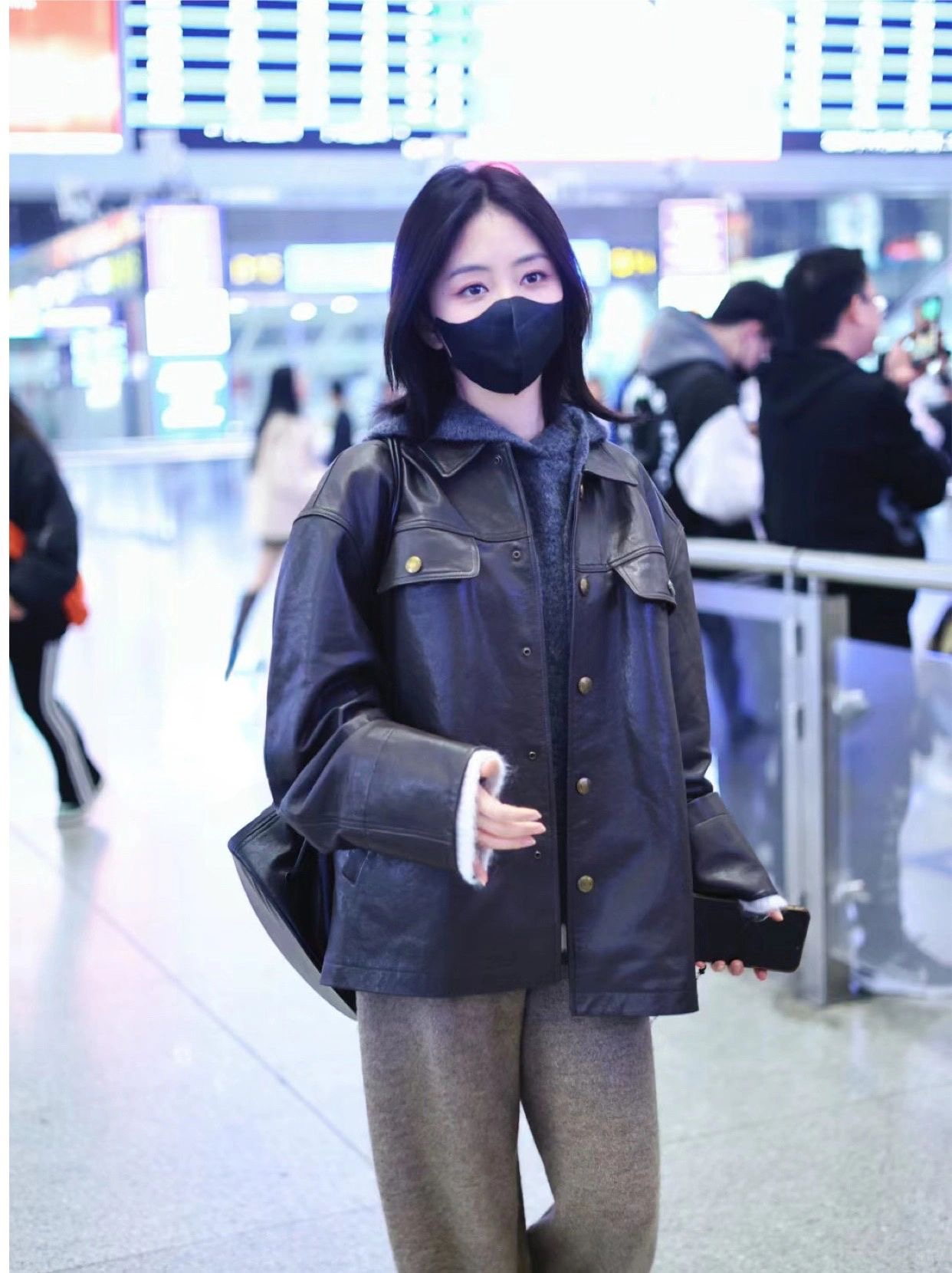 短款皮上衣 针织连帽 针织裤