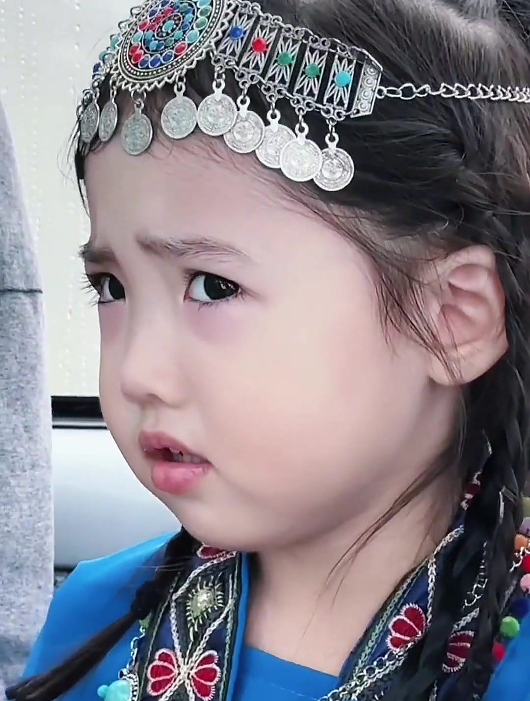 上一秒生气脸 下一秒绷不住啦 快快超爱笑 萌娃日常