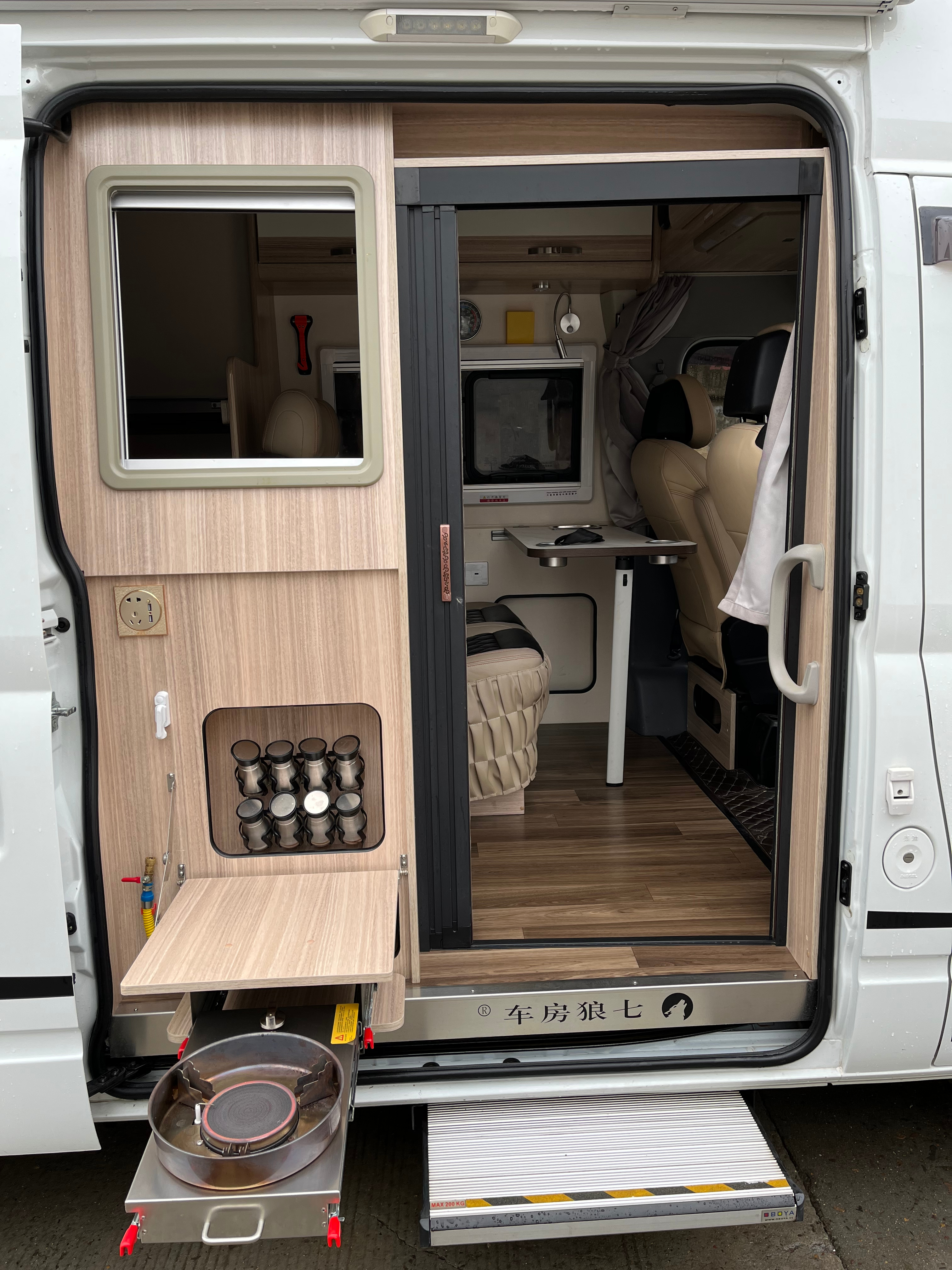 七狼大通v80长轴高顶b型二手房车,大水大电,配置齐全,仅22.8万