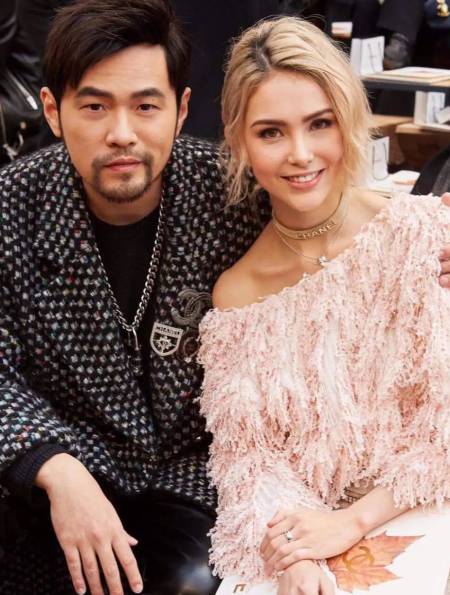 周杰伦在豪华游艇上自拍,昆凌一家人和大妮也分享美照