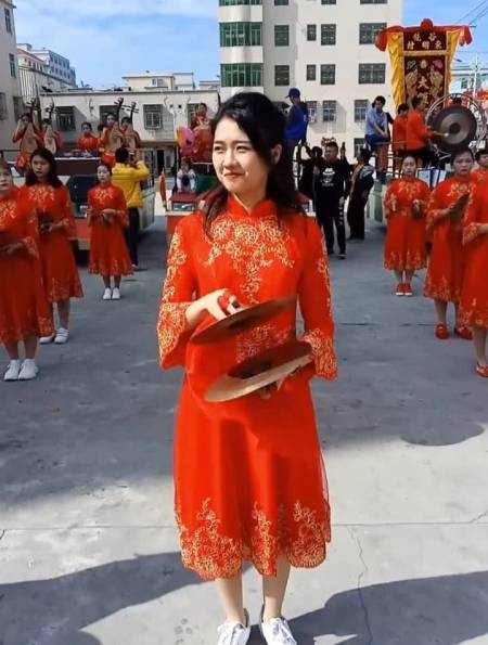 谷饶镇东明村奉敬宋帅锣鼓队翁佳娜民俗文化拍摄现场-度小视