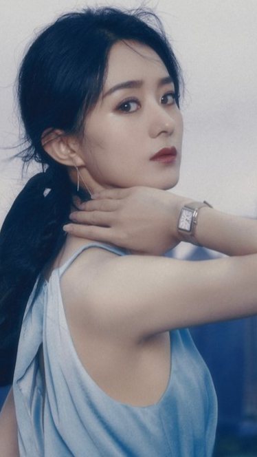 离婚后,赵丽颖独居上海喜欢一个人散步吃烤串,和陈晓的内核一致