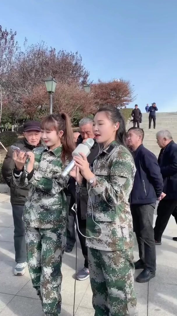 歌手陈维户外直播唱歌欢迎观看不容错过