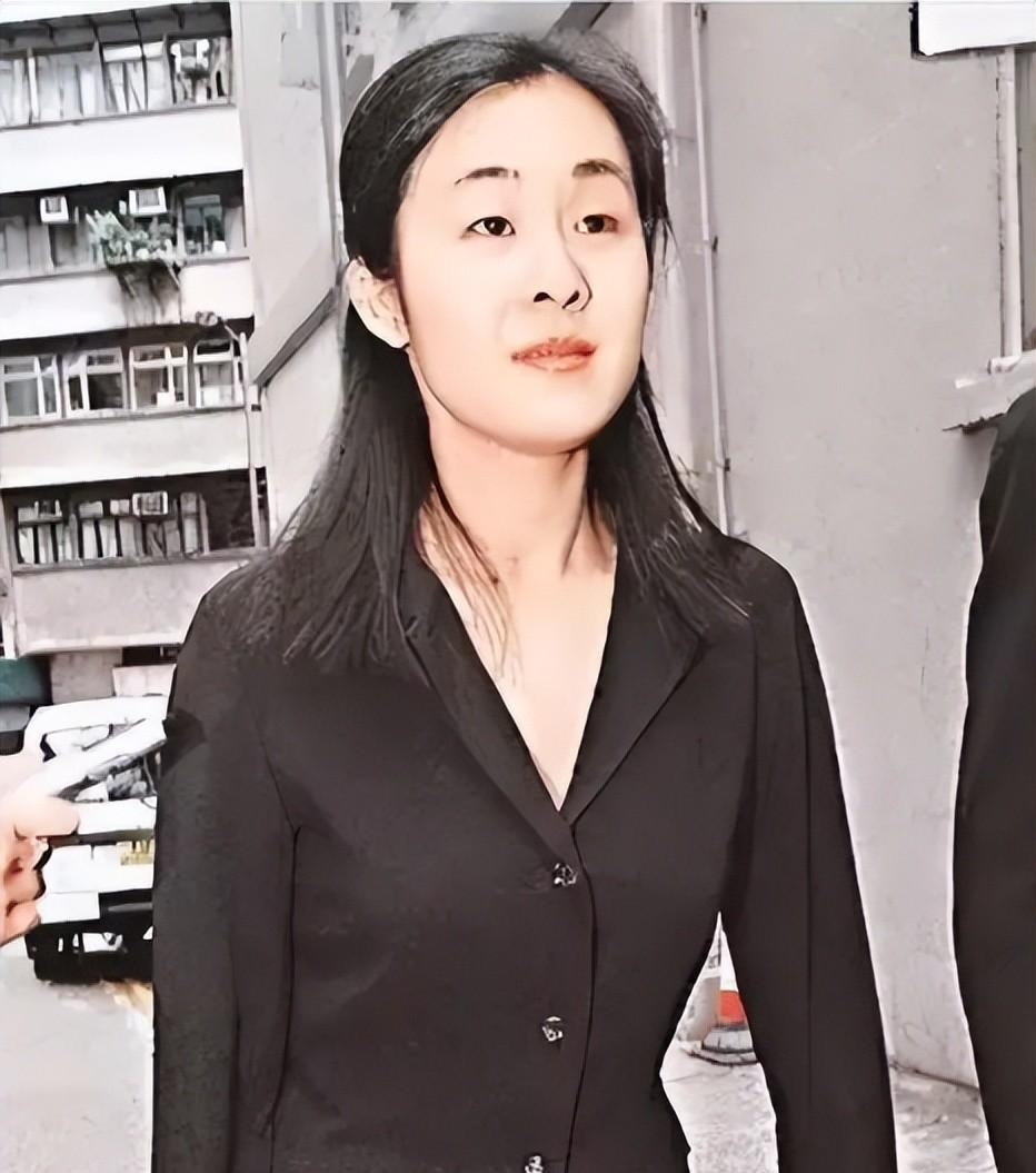 刘銮雄情缘录:为何靓丽女星,女博士,女强人,都敌不过小记者