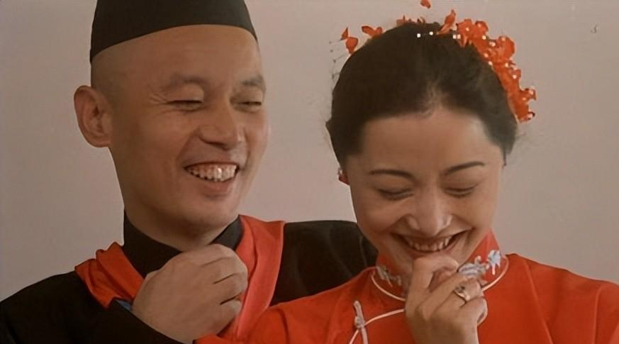 《天下无贼》则讲述了一对夫妻和傻根与扒窃团伙展开的故事.