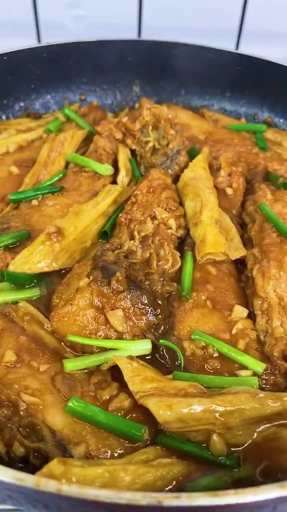 饭店的鱼腩烧腐竹竟然这么简单哦-度小视