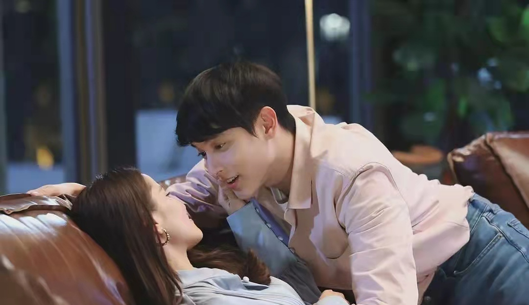 泰国首席女明星新剧《克拉之恋》,姐弟年下恋真香