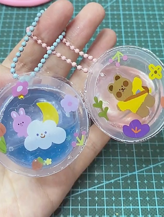 自制流沙挂件,吃完的果冻盒不要扔,动动手就可以变成漂亮小挂件