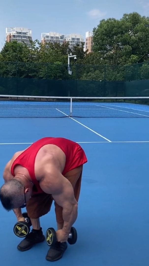 肩膀教学,哑铃附身飞鸟