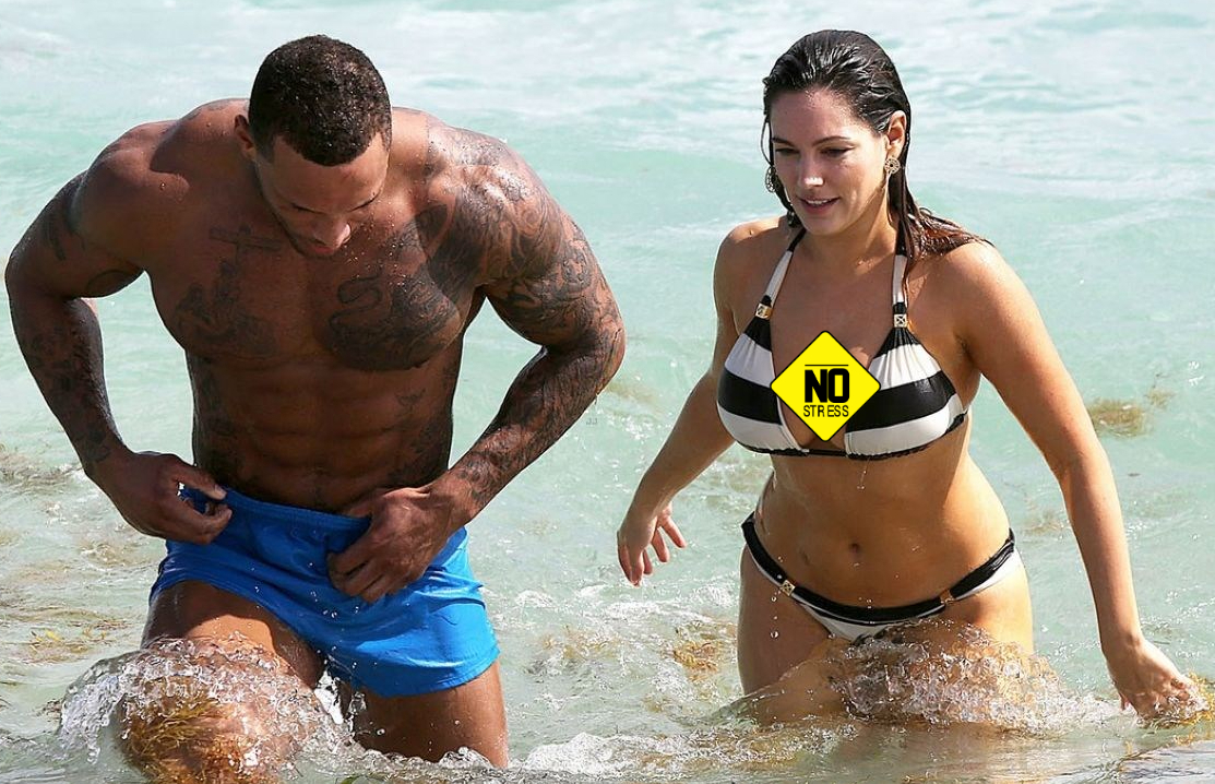 44岁凯莉布鲁克近照,身材大变样!比卡戴珊丰腴,英超初代女神