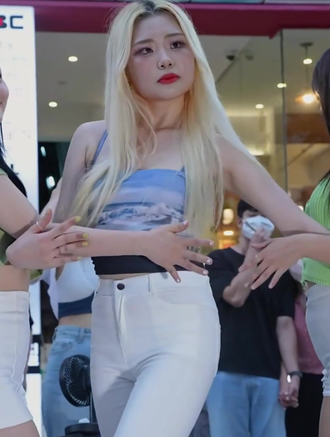 饭拍韩国女团,性感的小姐姐跳舞,果然没让人失望