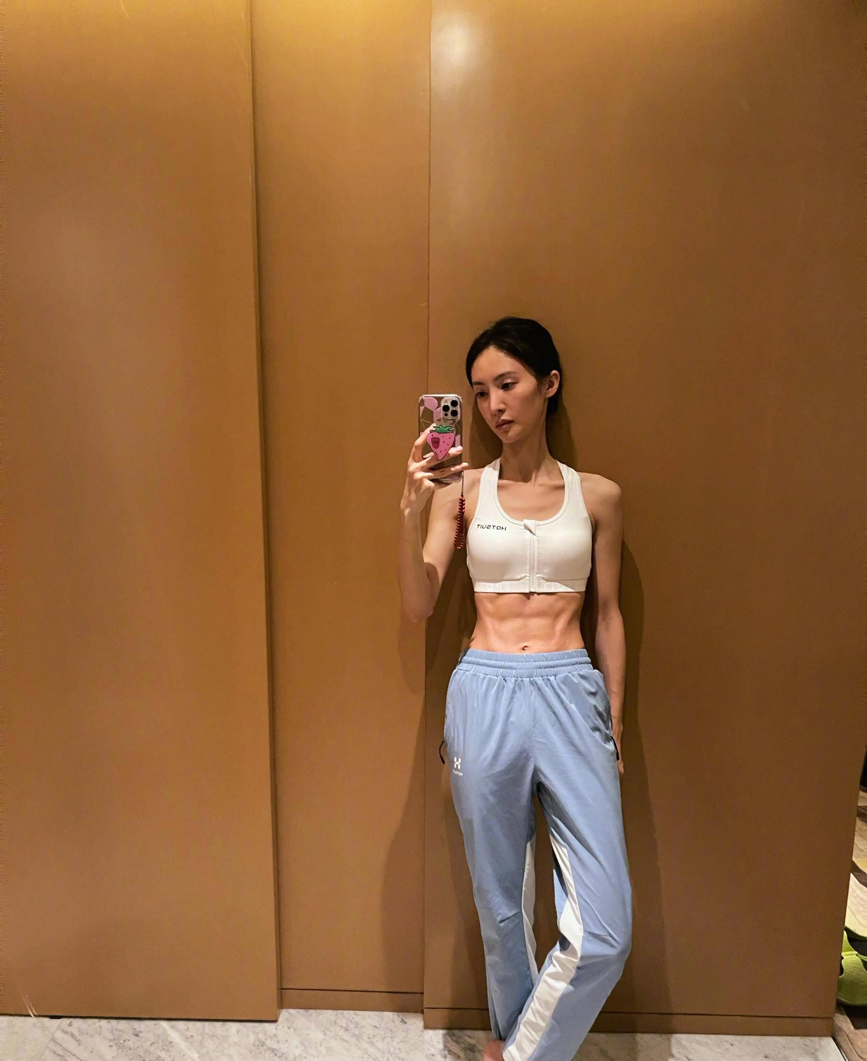 被"无效健身"反噬的明星,脱发脖子粗,越练越油腻,越练越干巴