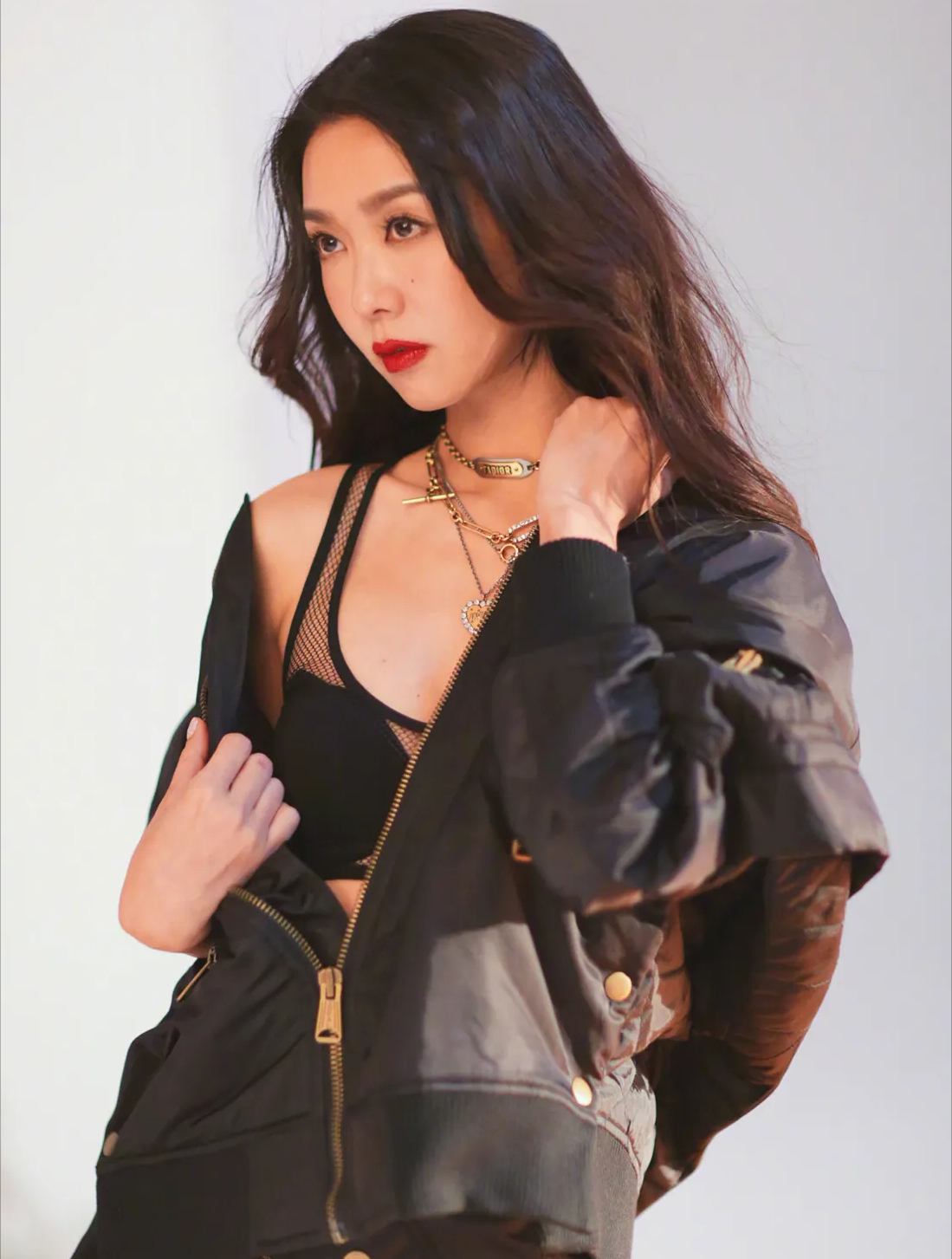 42岁的薛凯琪,依然很有气质,少女感十足!