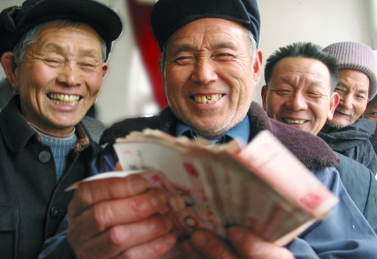 农民退休金迎"新规":超过70岁每月可领500到600元?行得通吗?
