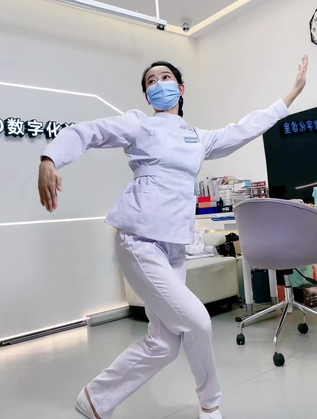 梦想的天边蒙古舞护士跳舞