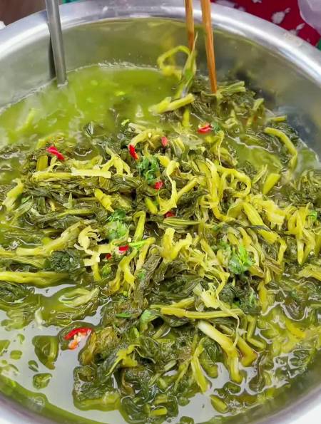 美食傣味水腌菜五块钱一碗酸酸爽爽