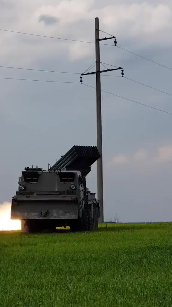 捷克提供rm-70 morak火箭炮被乌克兰军队用来攻击东部的俄军阵地