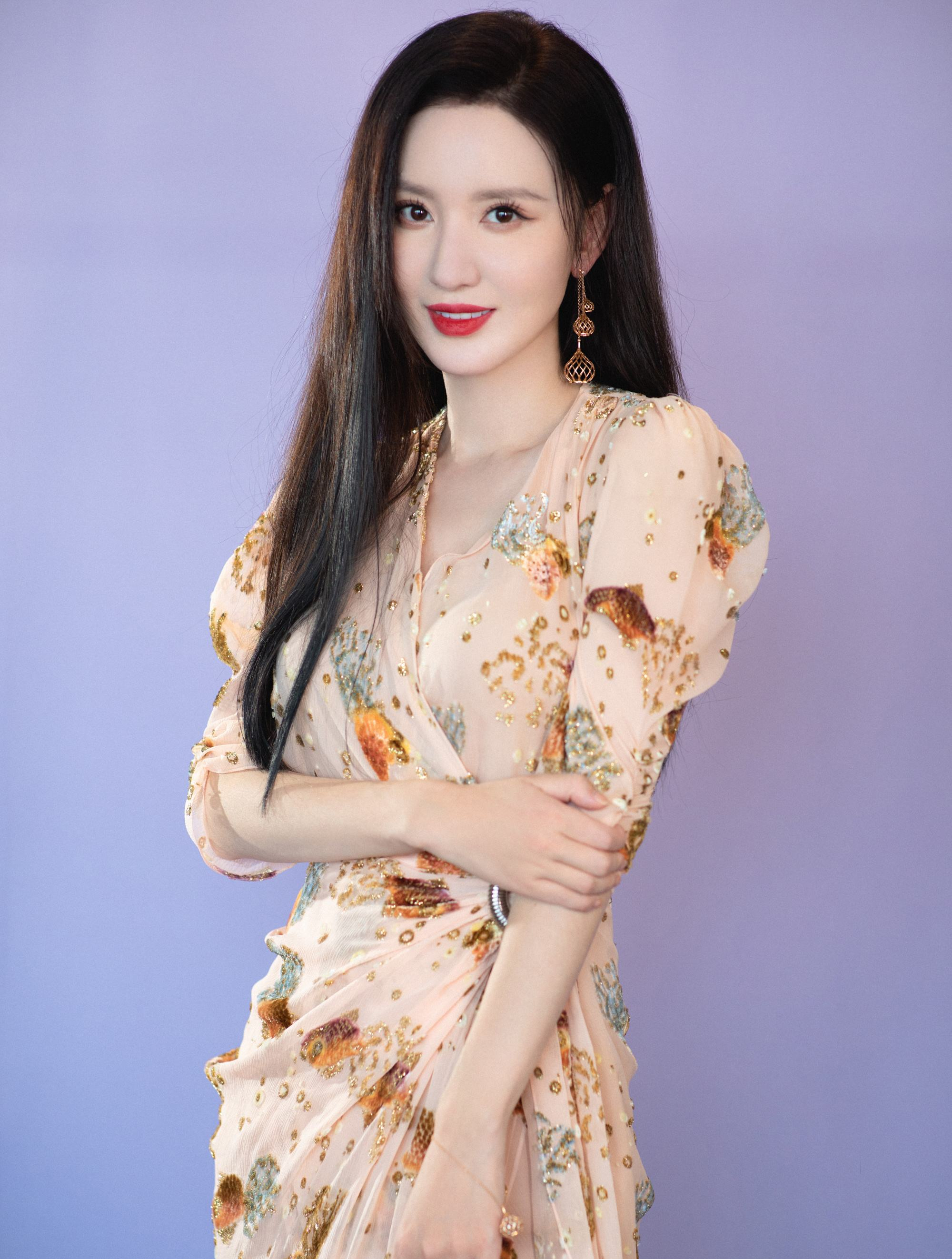 "幸运富婆"张萌,一夜翻身老板娘,为博出名内涵雷佳音 3-度小视