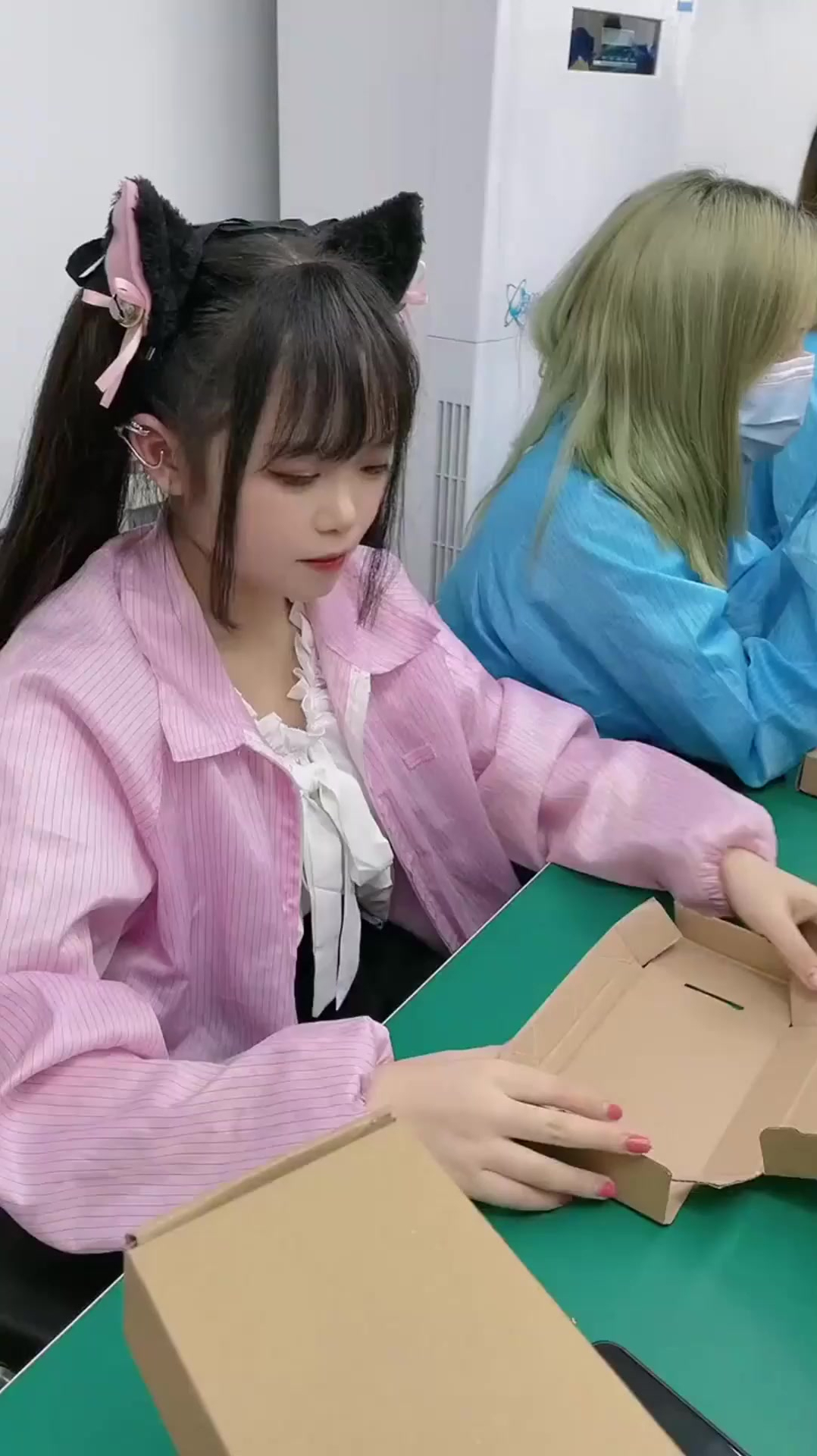 电子厂的魅力,明明可以靠颜值吃饭,非要进厂打螺丝?