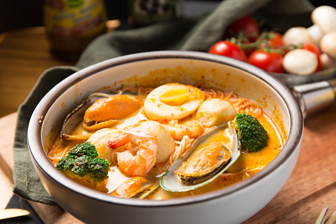 如何制作正宗的马来西亚叻沙