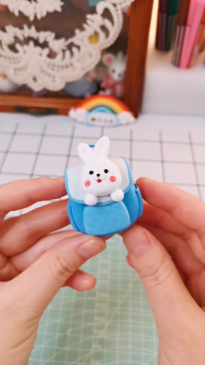 超轻粘土小书包开学啦快让你的好朋友给你安排个书包吧