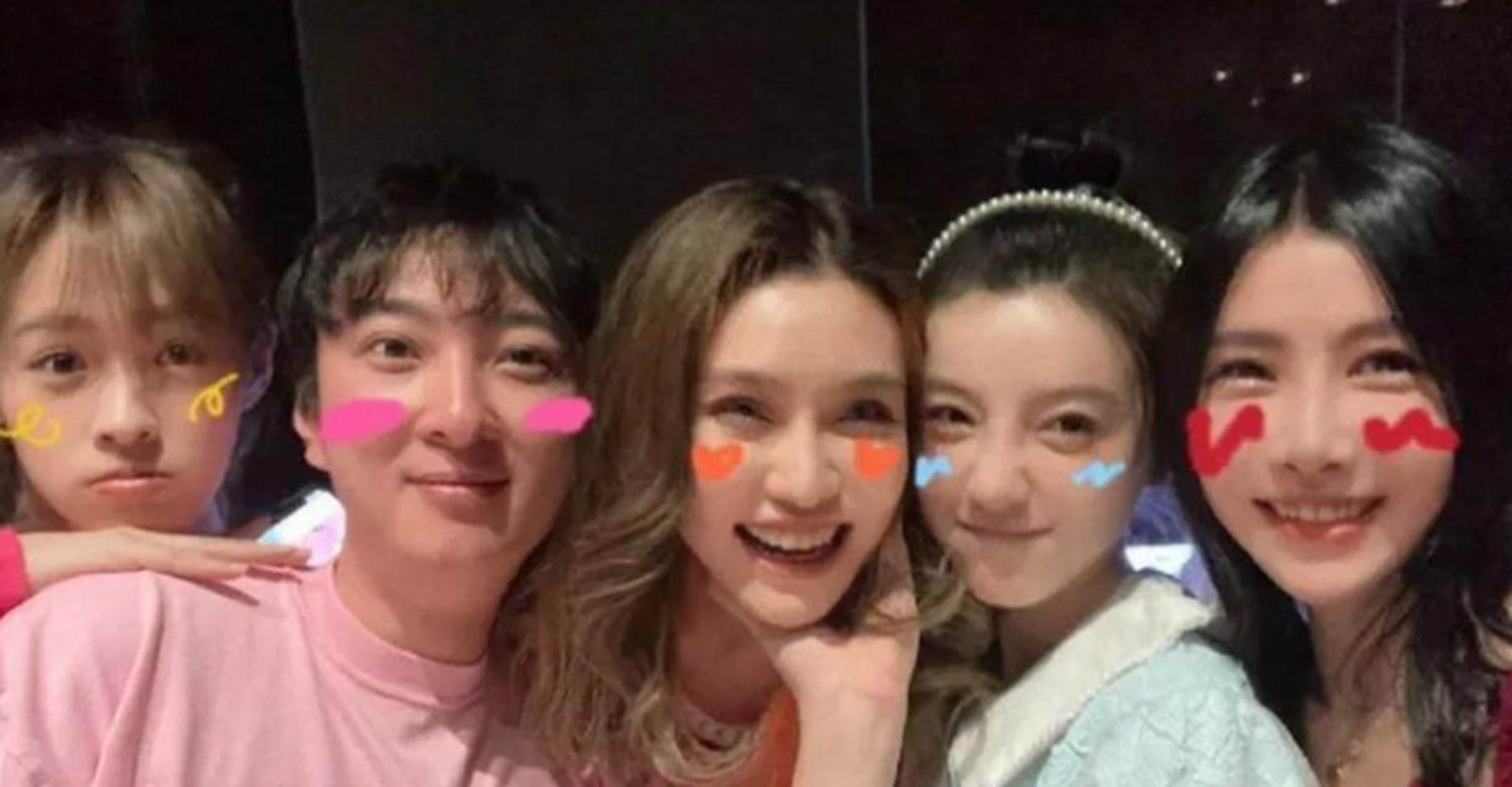 当年,赵本山花了2亿买了一架私人飞机,王思聪却看不惯:土鳖一个,就是